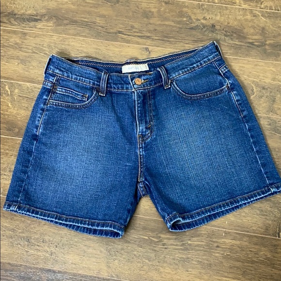 Levi's Pants - LEVI’s 515 Classic 8 Boho High Waist Jean Shorts